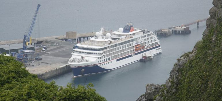 Hapag Lloyd's Hanseatic Nature in Portland Port